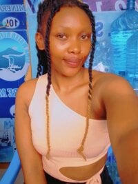 Sehen Sie sich Petite_Shawerys Live-Sexshow an