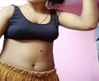 Sehen Sie sich PIHU999s Live-Sexshow an