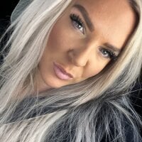 Watch Bustyblondebabe32's Live Sex Show