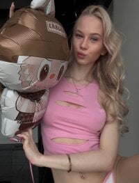 Watch sincere_shyness's Live Sex Show
