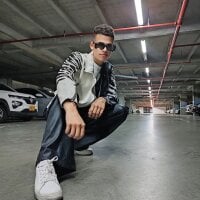 Watch MrLeoLatino's Live Sex Show