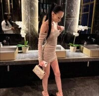 Sehen Sie sich ilariea_girls Live-Sexshow an