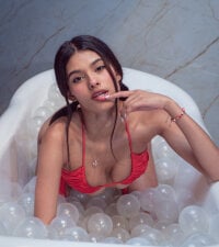 Watch bonnie-love's Live Sex Show