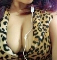 Watch mariyaarabiya's Live Sex Show