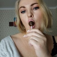 Sehen Sie sich vikkusyas Live-Sexshow an