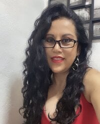 Sehen Sie sich MirandaLatinaLovelys Live-Sexshow an