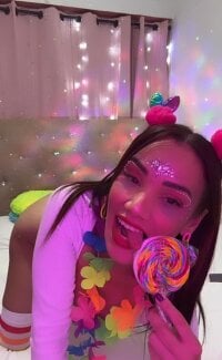Sehen Sie sich sofia8428s Live-Sexshow an