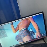 Sehen Sie sich Romancartier_1s Live-Sexshow an