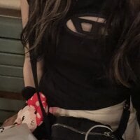 Sehen Sie sich -momoo-s Live-Sexshow an