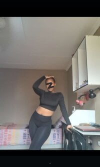 Watch daddysgirly20's Live Sex Show
