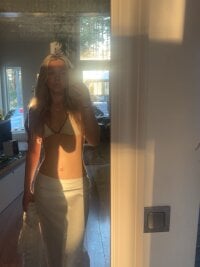 Sehen Sie sich Bellablowss Live-Sexshow an