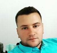 Sehen Sie sich KarlosCarutoxs Live-Sexshow an