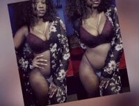 Watch CharismaaBanx's Live Sex Show