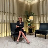 Sehen Sie sich BlondeAnnia_s Live-Sexshow an