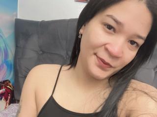 Sehen Sie sich KandyQueen69s Live-Sexshow an
