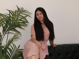 Watch LizaHolmes's Live Sex Show