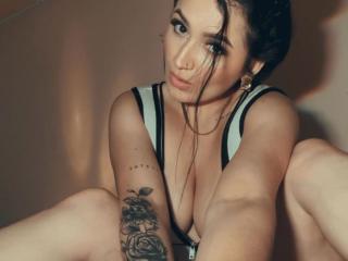 Sehen Sie sich PamelaLisss Live-Sexshow an