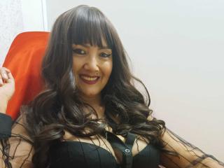 Sehen Sie sich SweetFoxynes Live-Sexshow an