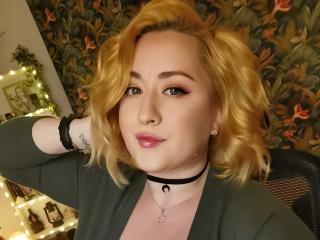 Watch LuxNoir's Live Sex Show