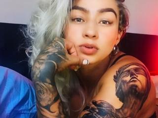 AvrilGray's Webcam Live Show