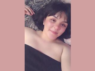 Sehen Sie sich SofiaParker69s Live-Sexshow an