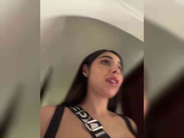 SallyeLeins's Webcam Live Show