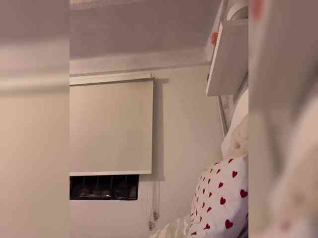 Порночат с SallyeLeins