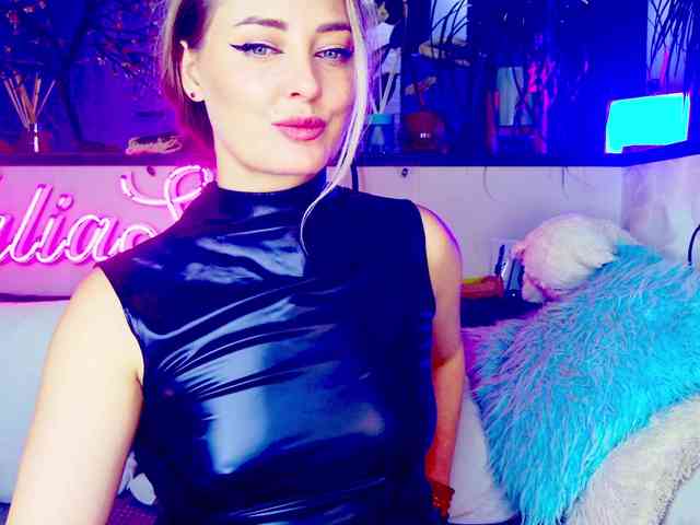 -JuliaSpace-'s Webcam Live Show