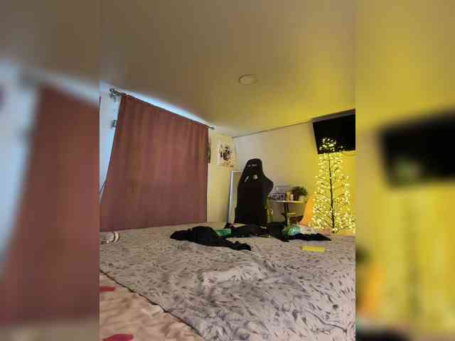 -MaybeBaby-'s Webcam Live Show