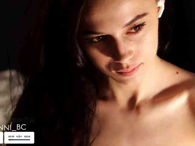 Taanni's Webcam Live Show