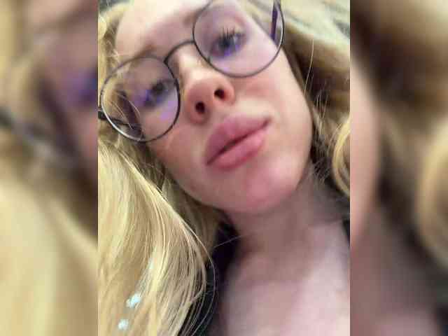 Likachkaa's Webcam Live Show