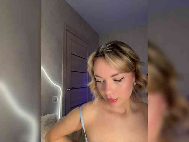 Mila-m's Webcam Live Show