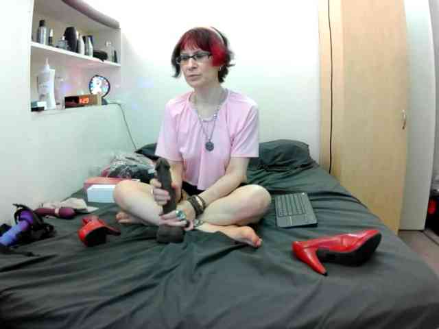 empress-lillith's Webcam Live Show