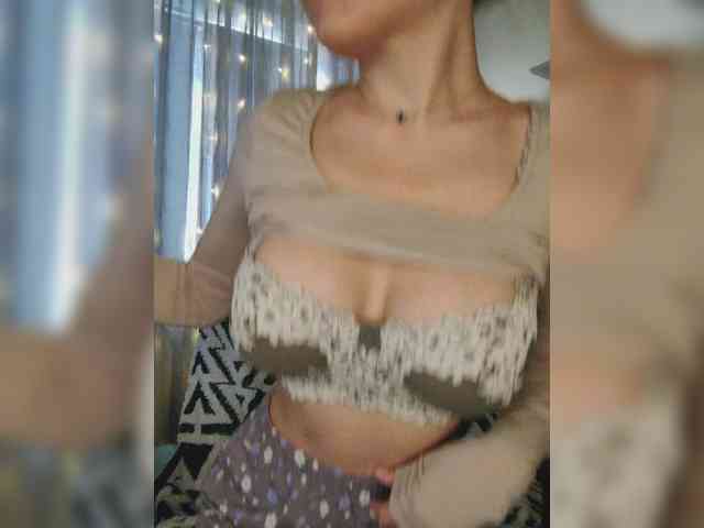 MyLittlegi's Webcam Live Show