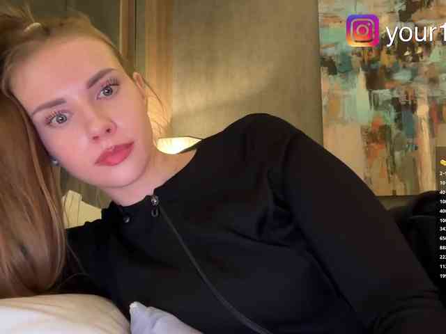 -VikkiL0vesCheese-'s Webcam Live Show