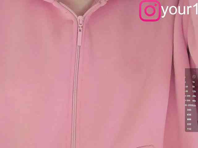 -VikkiL0vesCheese-'s Webcam Live Show