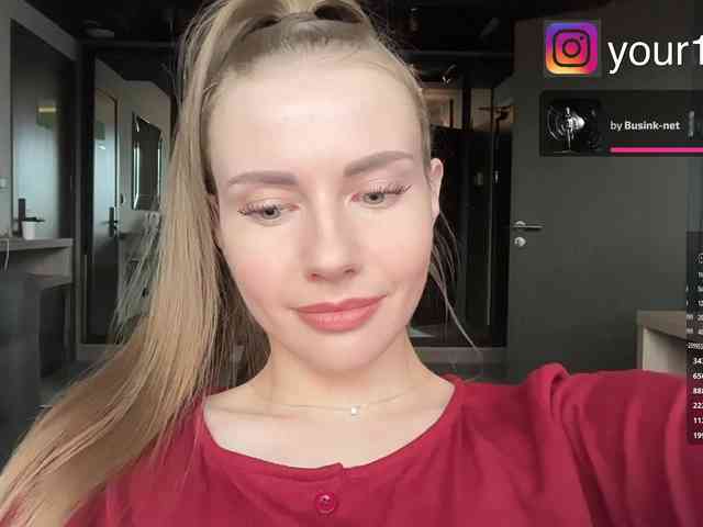 -VikkiL0vesCheese-'s Webcam Live Show