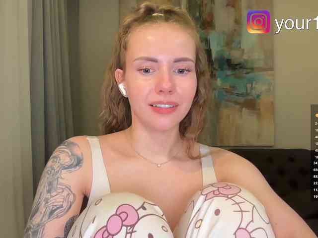 -VikkiL0vesCheese- Webcam-Liveshow