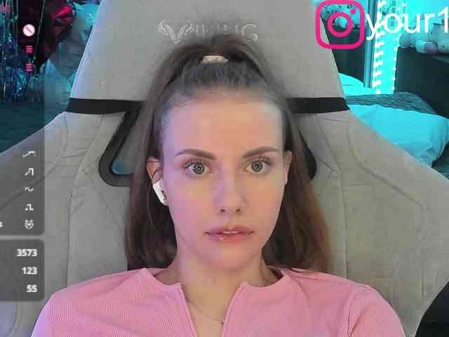 -VikkiL0vesCheese- Webcam-Liveshow