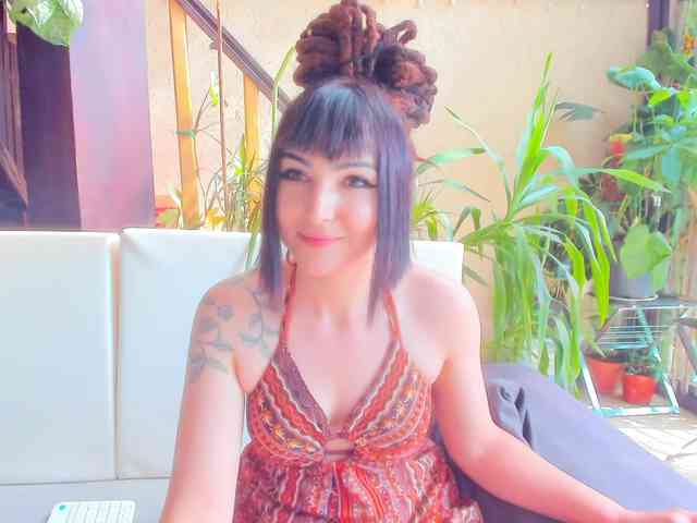 ingridblondy94's Webcam Live Show