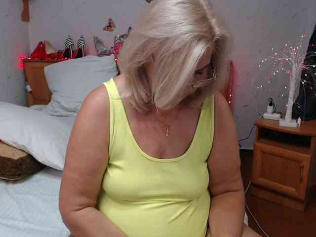 BozhenaNude's Webcam Live Show