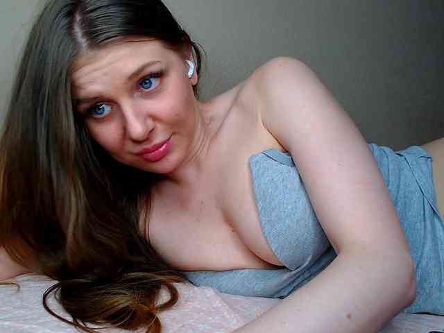 aliceTurner21's Webcam Live Show