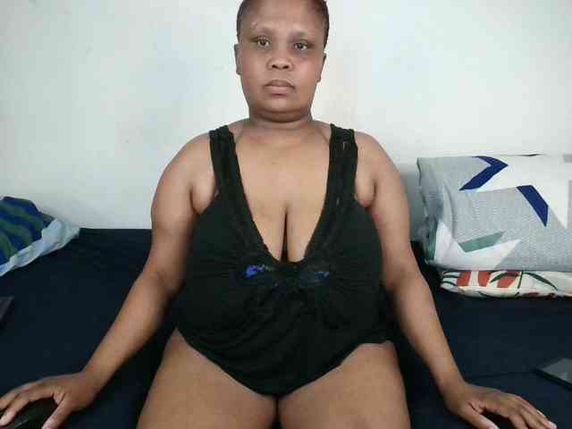 BIGTITTISXX's Webcam Live Show