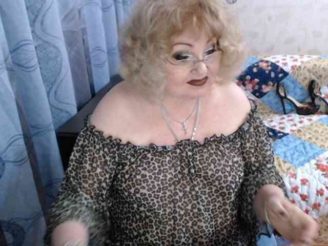 livingnextdoor's Webcam Live Show