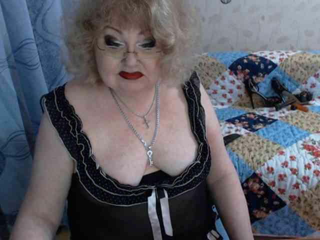 livingnextdoor's Webcam Live Show