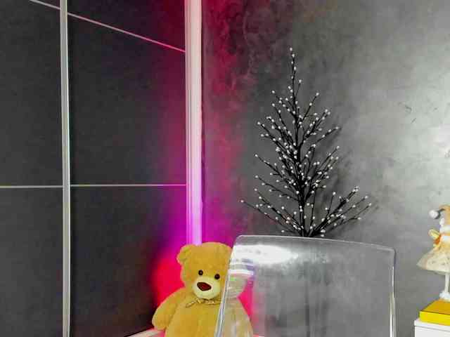 Kristinne13's Webcam Live Show