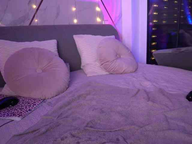 JayJayPink's Webcam Live Show