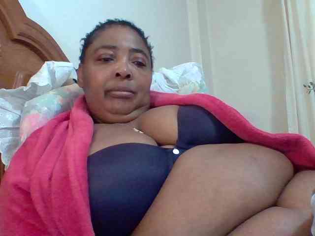 pussylips53's Webcam Live Show