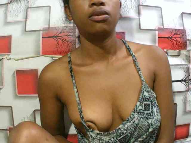 TriciaBella's Webcam Live Show