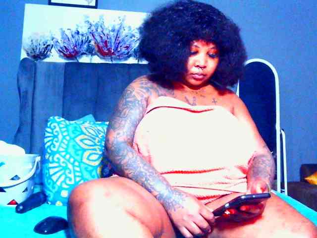 PearBlu38's Webcam Live Show